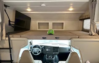 Conquest Medium Easy to Drive Class C