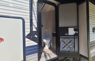 Pet Friendly Bunkhouse Camper Rental