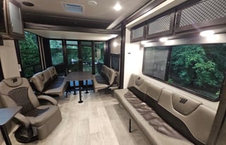 2022 Grand Design Momentum G-Class 30G