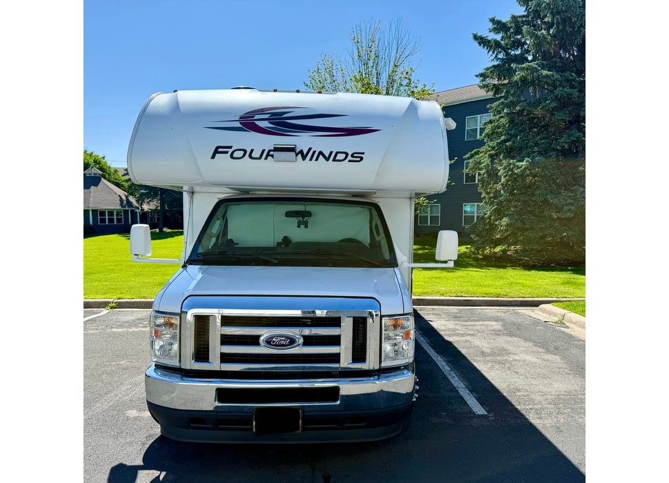 Class C Motor Home rentals in Shakopee