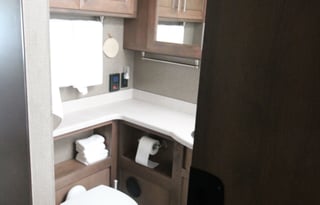 2021 Thor Miramar 32.2  34 Feet Long , Sleeps 6