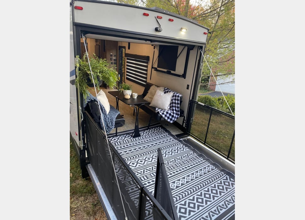 Toy Hauler rentals in Elsmere