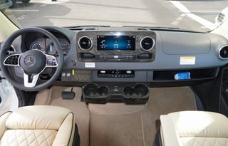 LUXURY 10 passengers VAN w TV, Kitchenette, Toilet