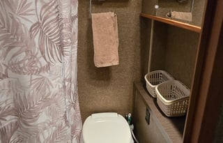 2013 Winnebago - VIA 25Q - Mercedes Diesel
