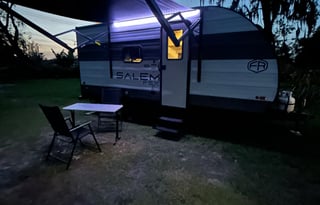 Cozy & Easy-to-Tow Salem FSX – Adventure Ready!