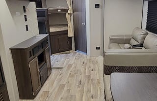 MoJo's 2019 Summerland Sleeps 10