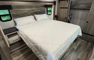 Giant Family RV