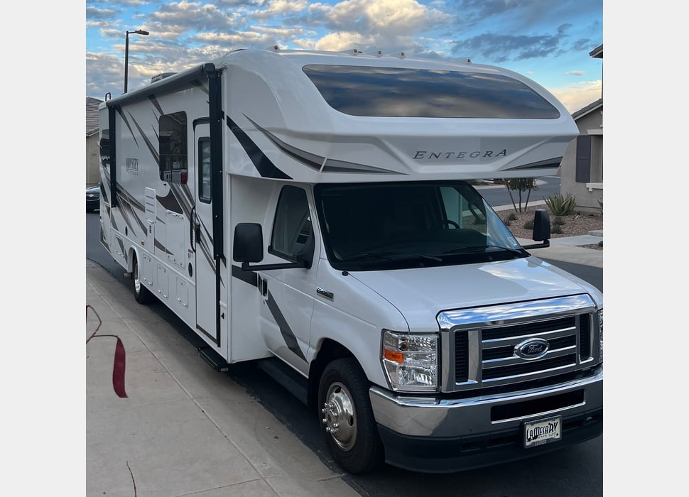 Class C Motor Home rentals in surprise
