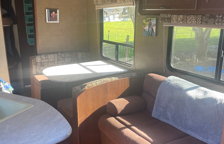 Both Dinnette and the couch fold down into sleeping areas.