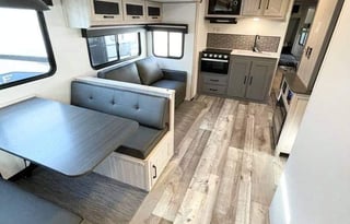 2022 Sundance 294BH 2 bedroom sleeps 10