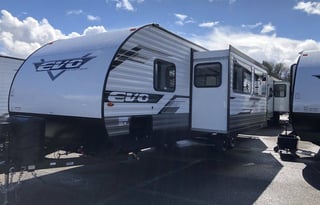 Ellie- 2023 Forest River RV EVO Lite 2750QBX