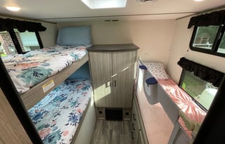 SOCIAL DETOX! Beautifully Modern, Open Concept RV with Toddler Bed!