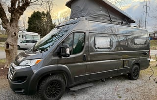 "WanderPop" - Luxury Off Grid Noovo Camper Van