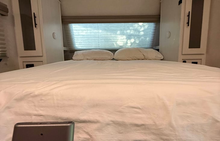 See the full 12" thickness of comfort for an excellent nights sleep.