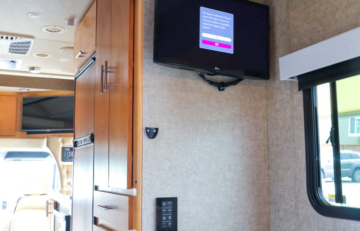 Bedroom TV (starlink available for $)