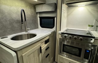 2022 - 8 Passenger Class C - Family Trip Ready