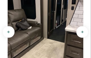 **Grand Design Momentum 31*2 bathrooms!