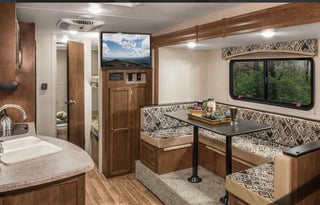 2017 Venture RV Sonic SN220VBH