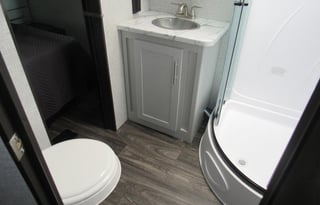 2021 Luxury KeyStone Large Family Friendly RV