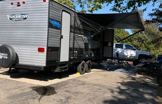 Sleeps 10! 2022 Forest River.