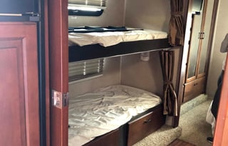 "Wanda" 2015 Jayco Greyhawk 31FS