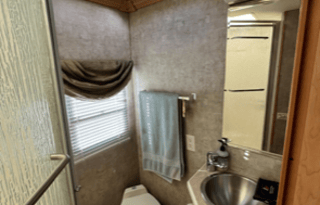 2005 Coachmen RV Sportscoach Cross Country 385 DS