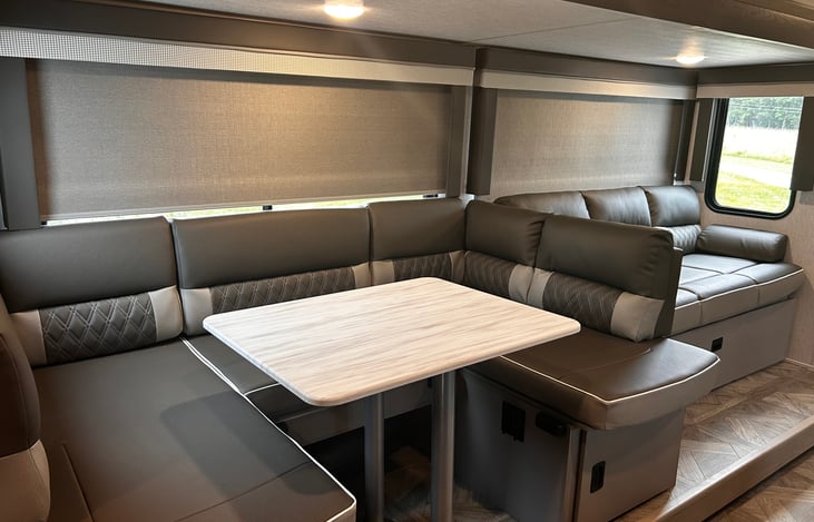 Configuration to allow for a full u shaped dinnette