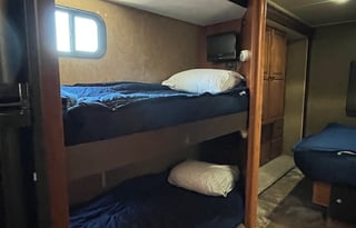 2014 Coachmen RV Leprechaun 320BH Chevy 4500
