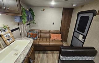 HAPPY LIFE RENTALS