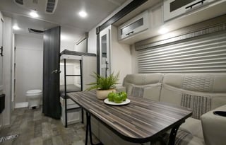 R-POD 193 w/King Size Bed **Delivery Offered**