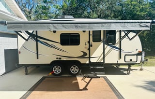 Seaside Sonic – Lightweight, Cozy & Beach Ready!