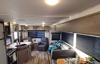 2022 Dutchmen RV Coleman Light 2715RL