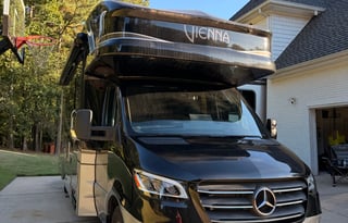 Luxury Mercedes-Benz Sprinter | Renegade Vienna