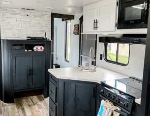 Forest River RV Cherokee Grey Wolf 26DBH