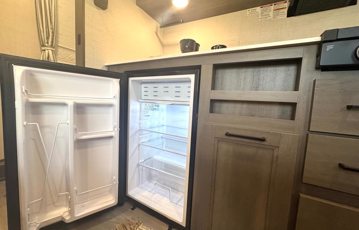 The refrigerator also has freezer space.
