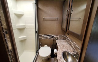 Pet & Family Friendly 2018 Thor Four Winds