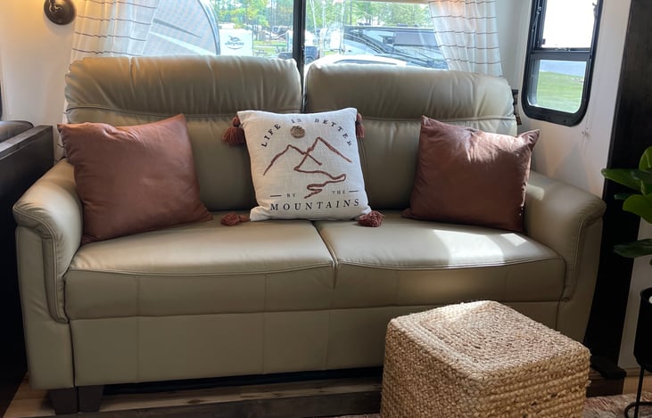 Pull out queen sleeper sofa