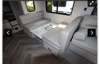 Brand New 2022 EAST AND WEST Della Terra 271BH