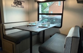 Bluegrass Basecamp- 2 bed 2 bath bunkhouse