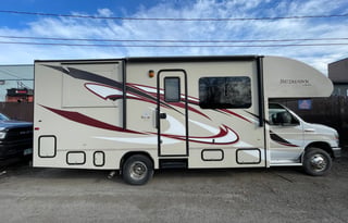 Comfortable RV with Slide-Outs - Jayco Redhawk