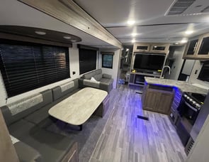 CrossRoads RV Zinger ZR328SB