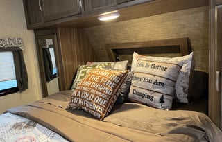 2017 Coachmen RV Apex Ultra-Lite 215RBK