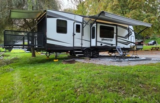 2023 Grand Design Momentum G-Class 31G