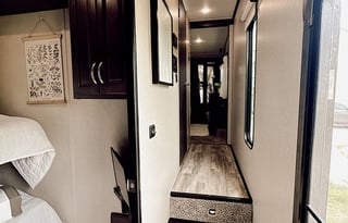 Phoenix Luxe Retreat – 2 Bedroom Family 5th Wheel