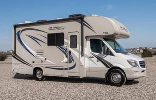 2018 Thor Freedom Elite 24FE – Easy to Drive