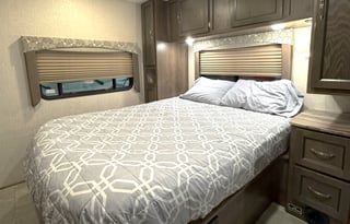 Luxury 2020 32' Coachman Freelander Bunk House