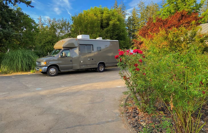 23.0 E-350 c class Class C Motor Home | RVshare