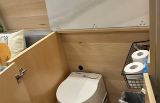 “VANessa” Off-Grid, Pet-Friendly, AC, for 2