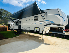 Forest River RV Cherokee Arctic Wolf Suite 3660