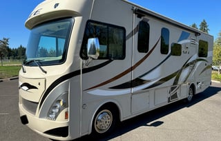 2016 Thor Motor Coach ACE 29.2 - SLEEPS 8